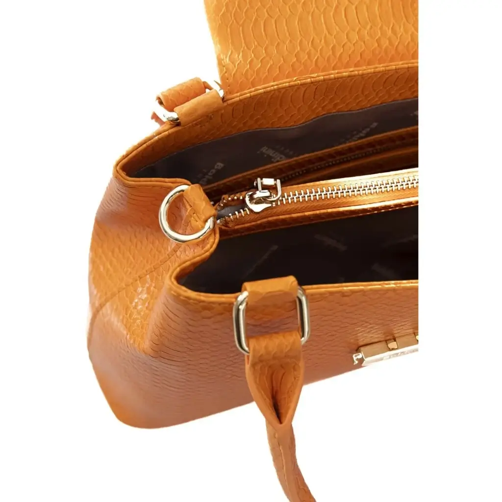 7 Surprising Benefits Of Choosing Cork Handbags For The Fashionista In You