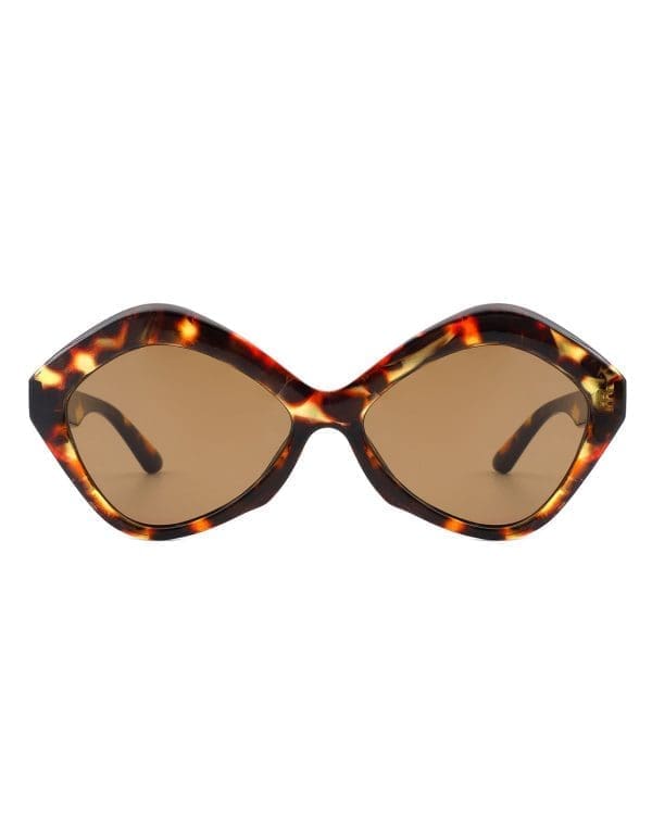 Cramilo Eyewear Amethyst - Hexagonal Cat Eye Sunglasses - Image 2