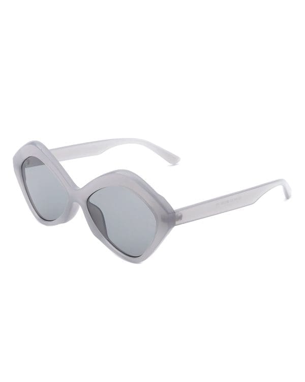 Cramilo Eyewear Amethyst - Hexagonal Cat Eye Sunglasses - Image 10