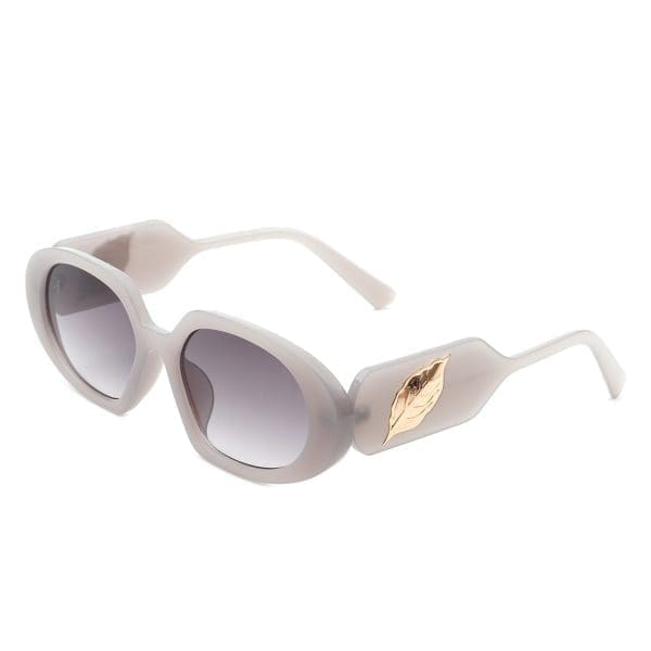 Cramilo Eyewear Glittera - Retro Oval Chic Sunglasses