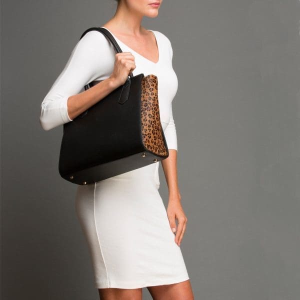 SUSU Jody Black Leather Top-Handle Bag - Amazing & Stylish - Image 5