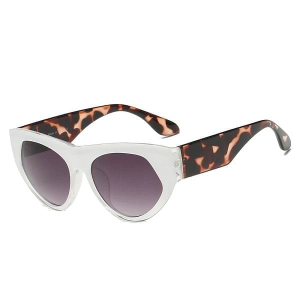 Cramilo Eyewear Cabzon - Round Cat Eye Sunglasses - Image 3