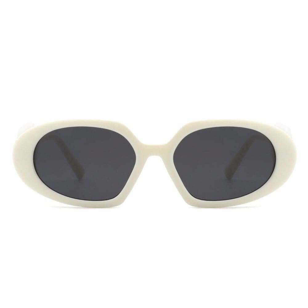 Cramilo Eyewear Glittera Retro Oval Chic Sunglasses 12