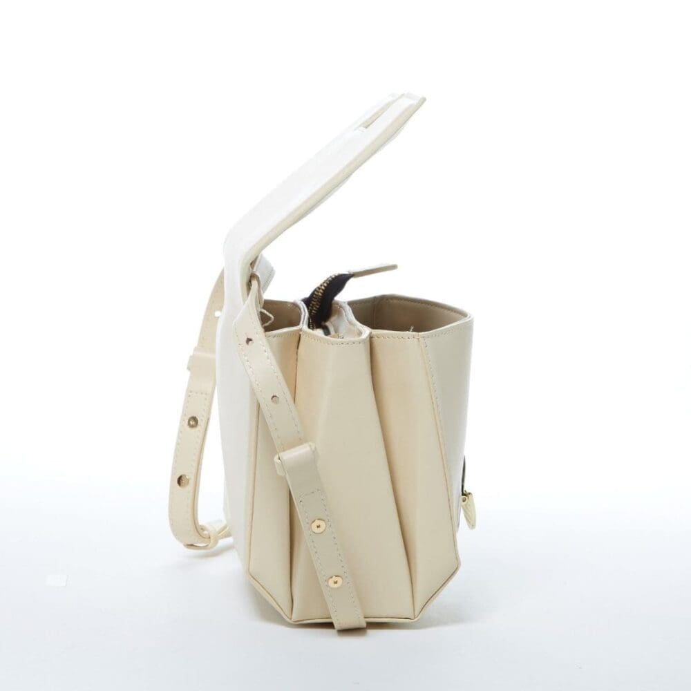 Susu Elizabeth Off White Leather Shoulder Bag 5