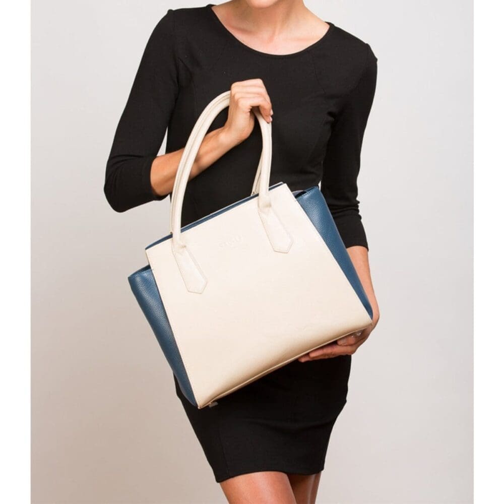 SUSU Jody Off White Leather Shoulder Bag - Must Have - Image 6