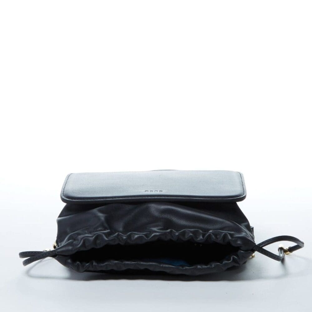Susu Patricia Black Leather Shoulder Bag Drawstring 5