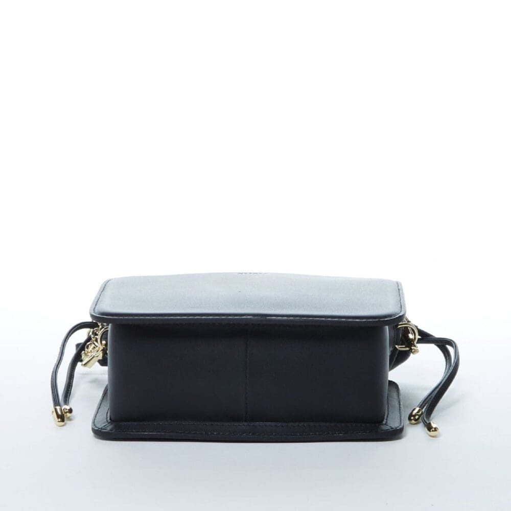 Susu Patricia Black Leather Shoulder Bag Drawstring 6