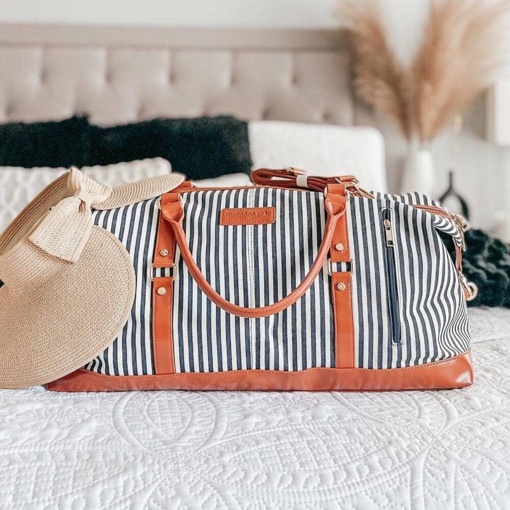 Threaded Pear Canvas Weekender