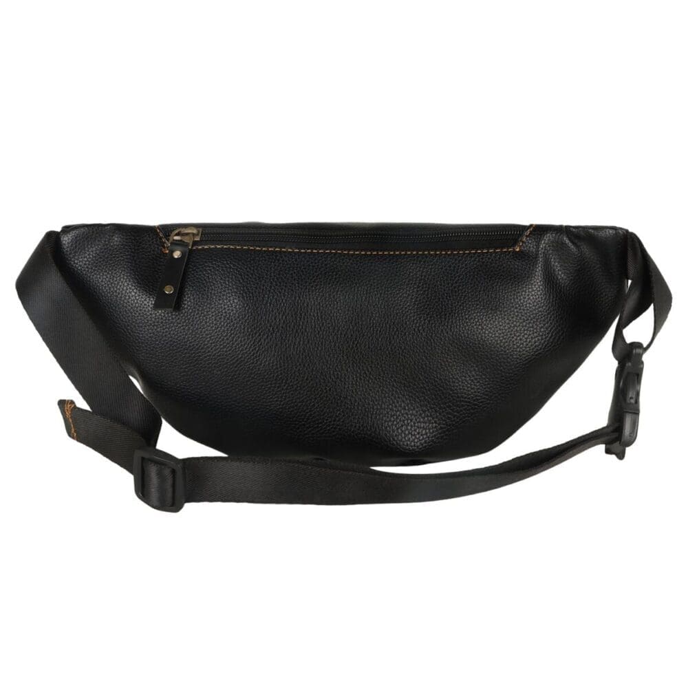 Vaan Fanny Pack With Front Pocket In Black 3