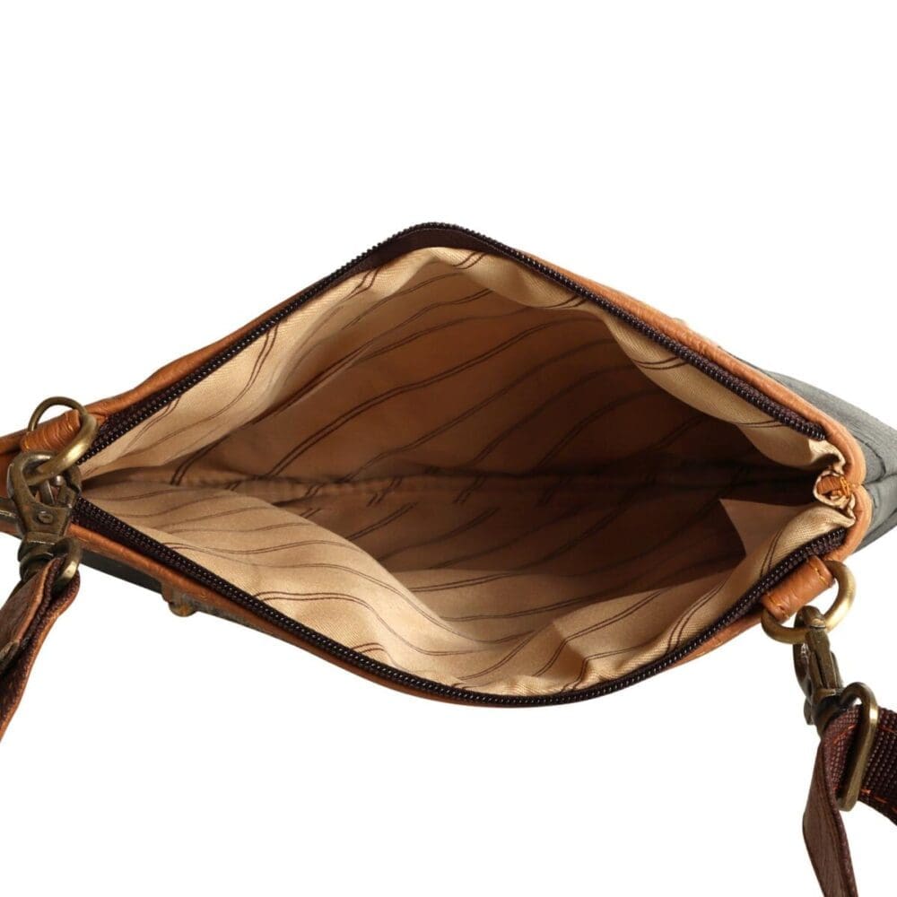 Vaan Noa Angled Crossbody Bag Carbon Grey 3