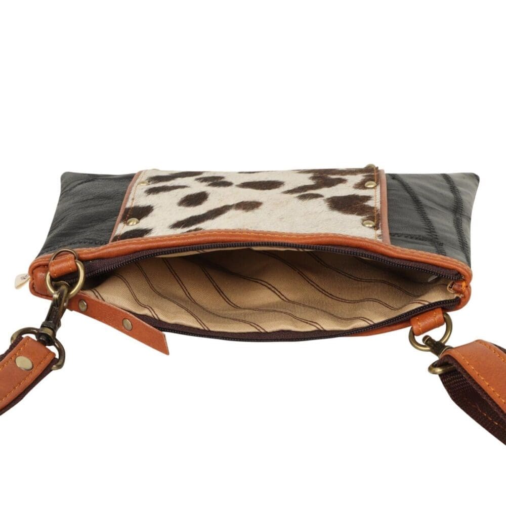 Vaan Noa Angled Crossbody Bag Hairon 5