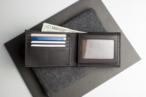 Kiko - Traditional Bifold Wallet - Image 11